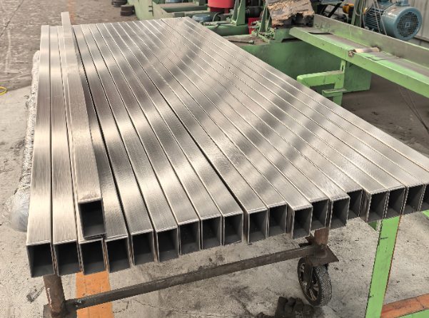 百色建筑工程行业用不锈钢无缝钢管